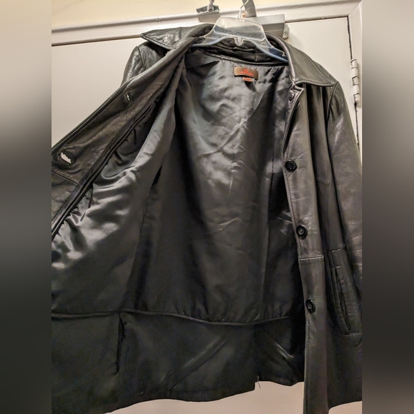 Beautiful leather jacket - Picture 7 of 9